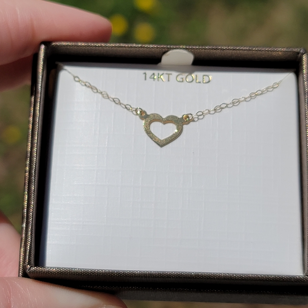 **LAST 1** ♡New 14K Solid Gold Heart Necklace♡ - Picture 1 of 5